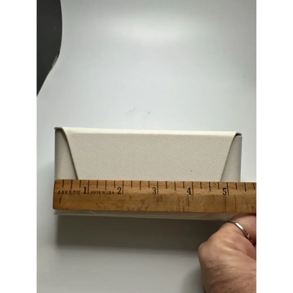 Michael Kors Authentic Hard Eyeglasses Sunglasses‎ Case White Snap